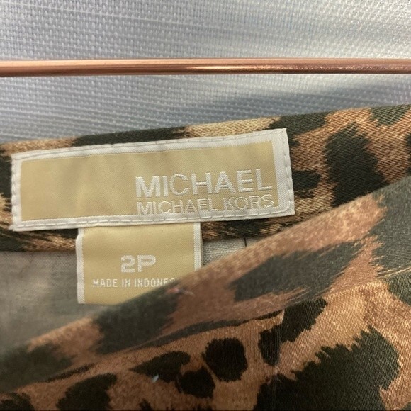 Michael kors leopard print mini pencil skirt size 2P - Picture 3 of 5
